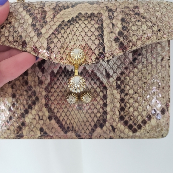 Finesse tan burgundy metallic snakeakin chain strap evening bag unique clasp - Picture 2 of 6